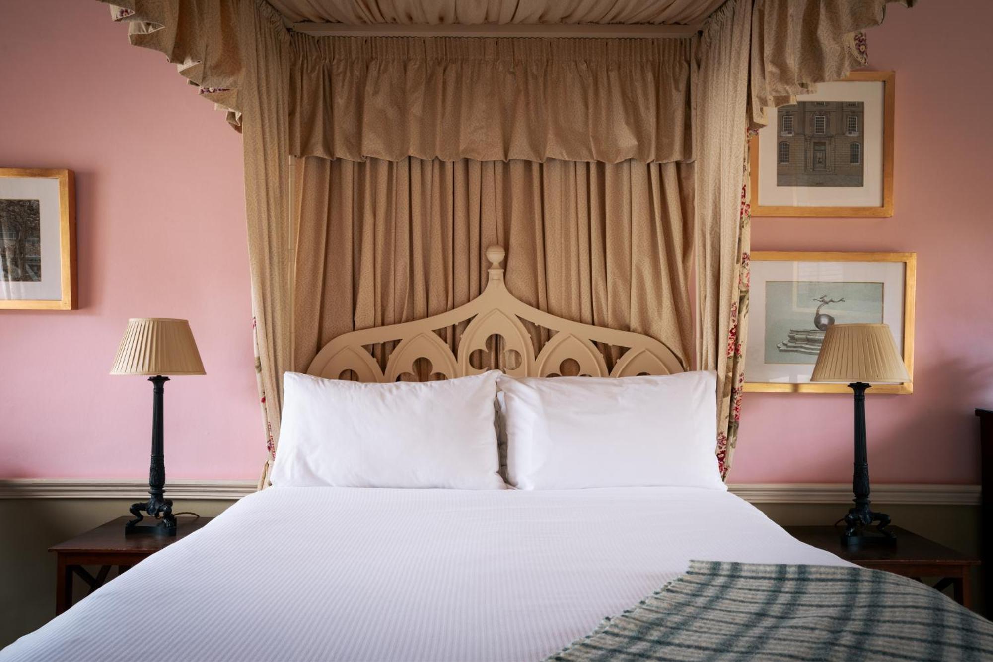 The Devonshire Arms Hotel At Болтон-Эбби Экстерьер фото